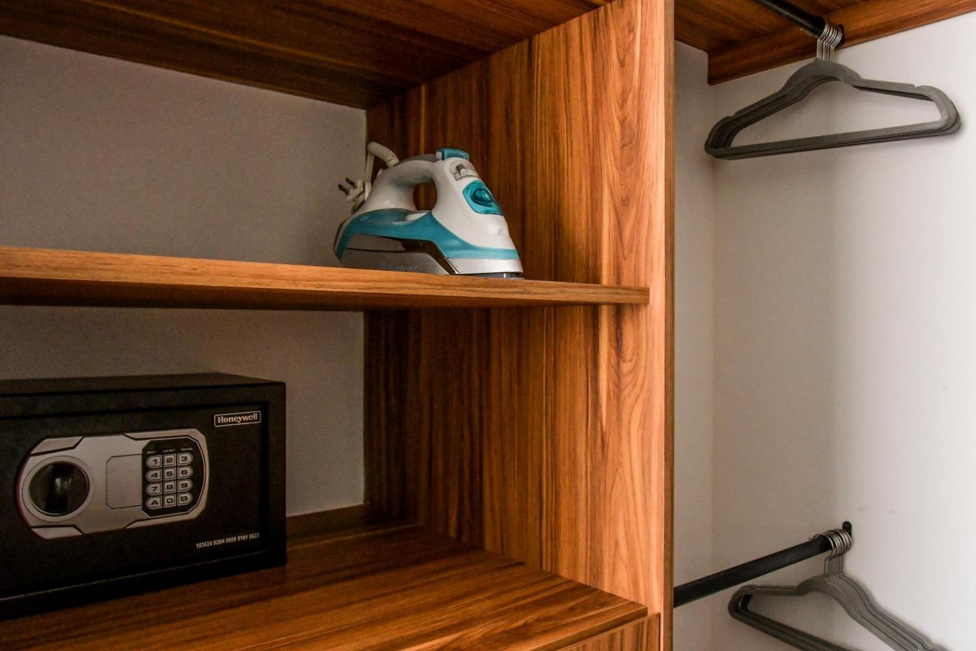 Apartment Socrates By Mr W *